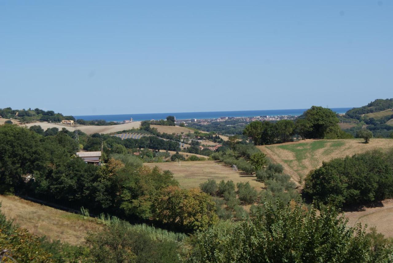 B&B Salvarosa Fano Bagian luar foto