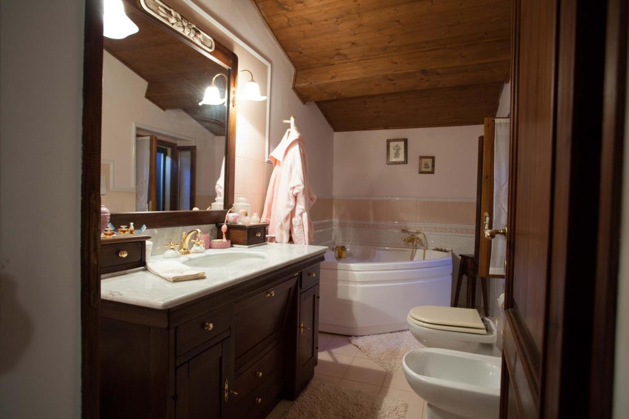 B&B Salvarosa Fano Bagian luar foto