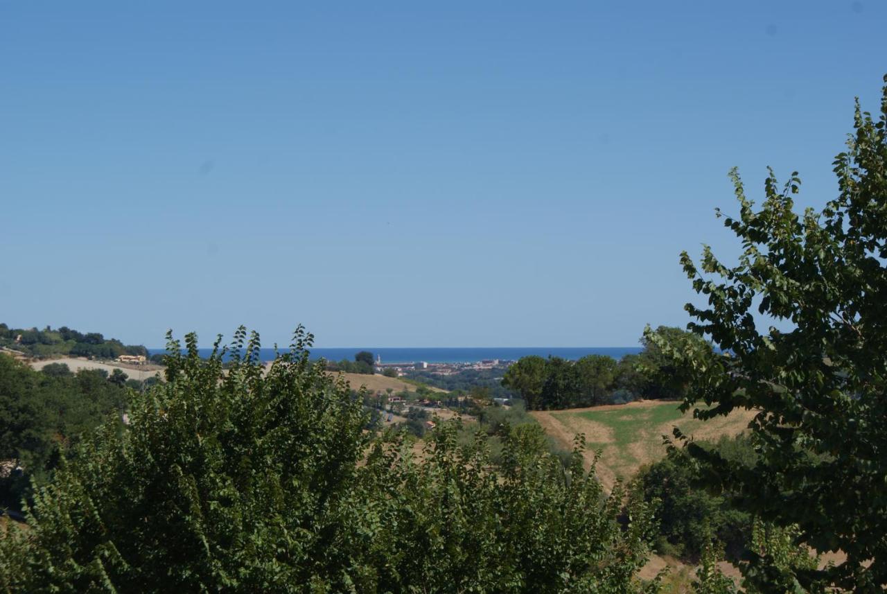 B&B Salvarosa Fano Bagian luar foto