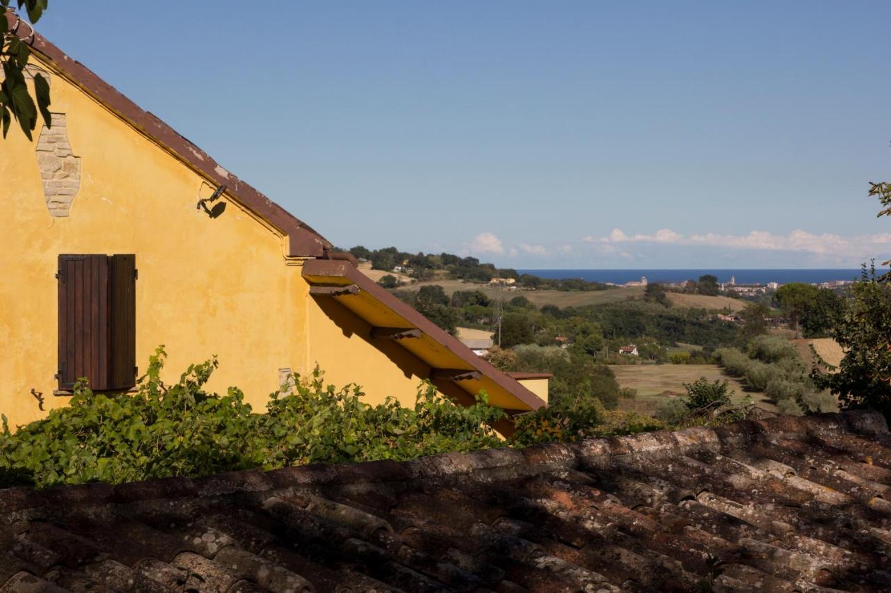 B&B Salvarosa Fano Bagian luar foto