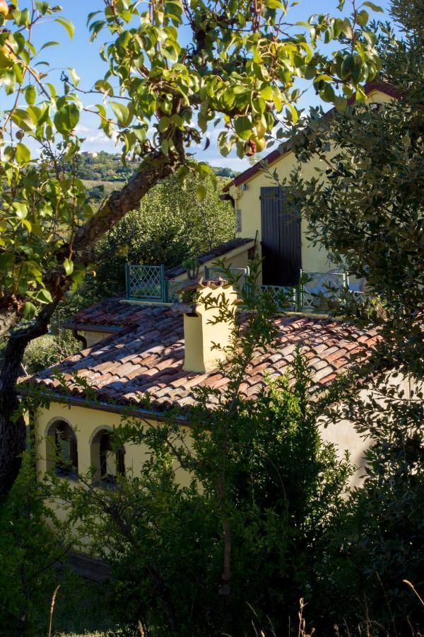 B&B Salvarosa Fano Bagian luar foto